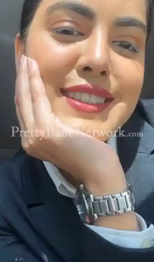 Professional Air Hostess Escort Divyanshi—Best Call Girl in Noida Sector 62 for High-End Services