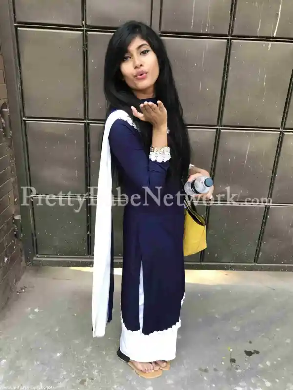 College Student Sonal—Young Call Girl in Noida Sector 18 for Girlfriend Experience