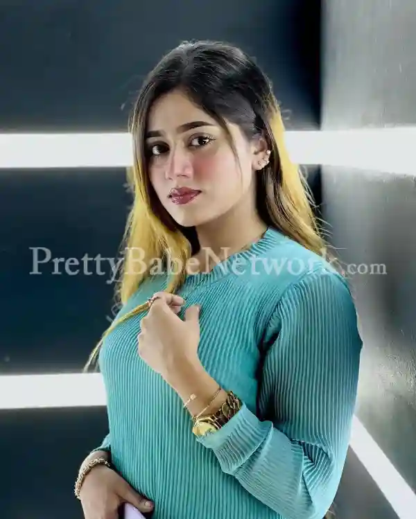 Premium Social Media Celebrity Escort Aisha for High-End Dating