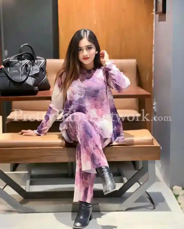 Premium Social Media Celebrity Escort Aisha for High-End Dating