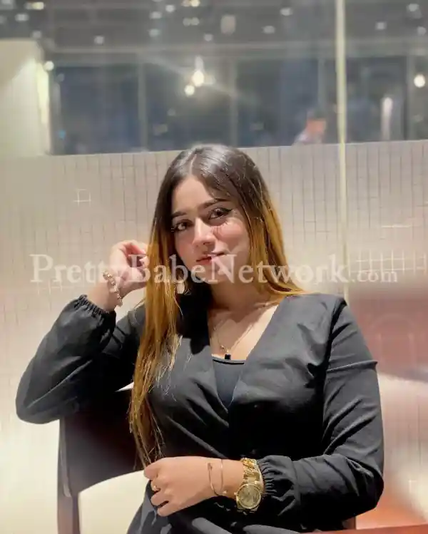 Premium Social Media Celebrity Escort Aisha for High-End Dating