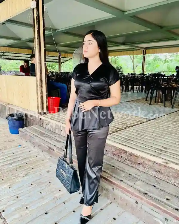 Premium Social Media Celebrity Escort Aisha for High-End Dating