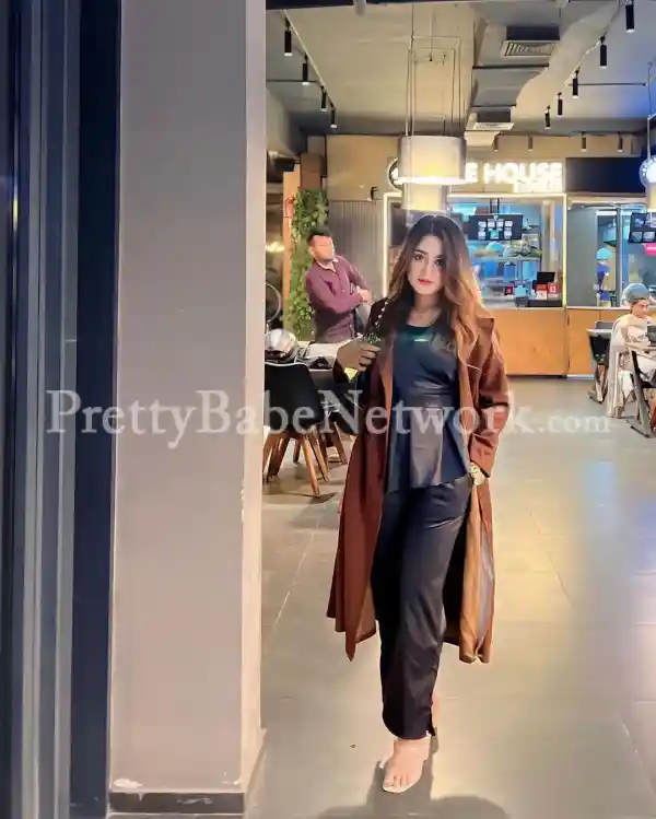 Premium Social Media Celebrity Escort Aisha for High-End Dating