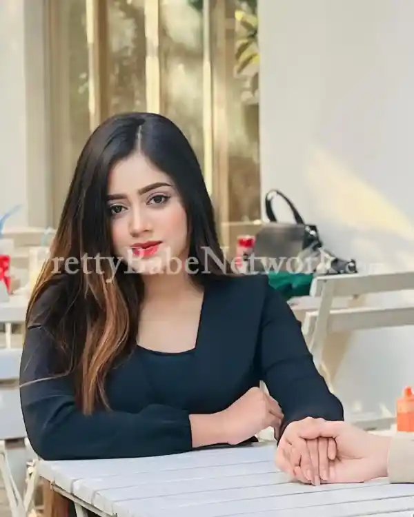 Premium Social Media Celebrity Escort Aisha for High-End Dating