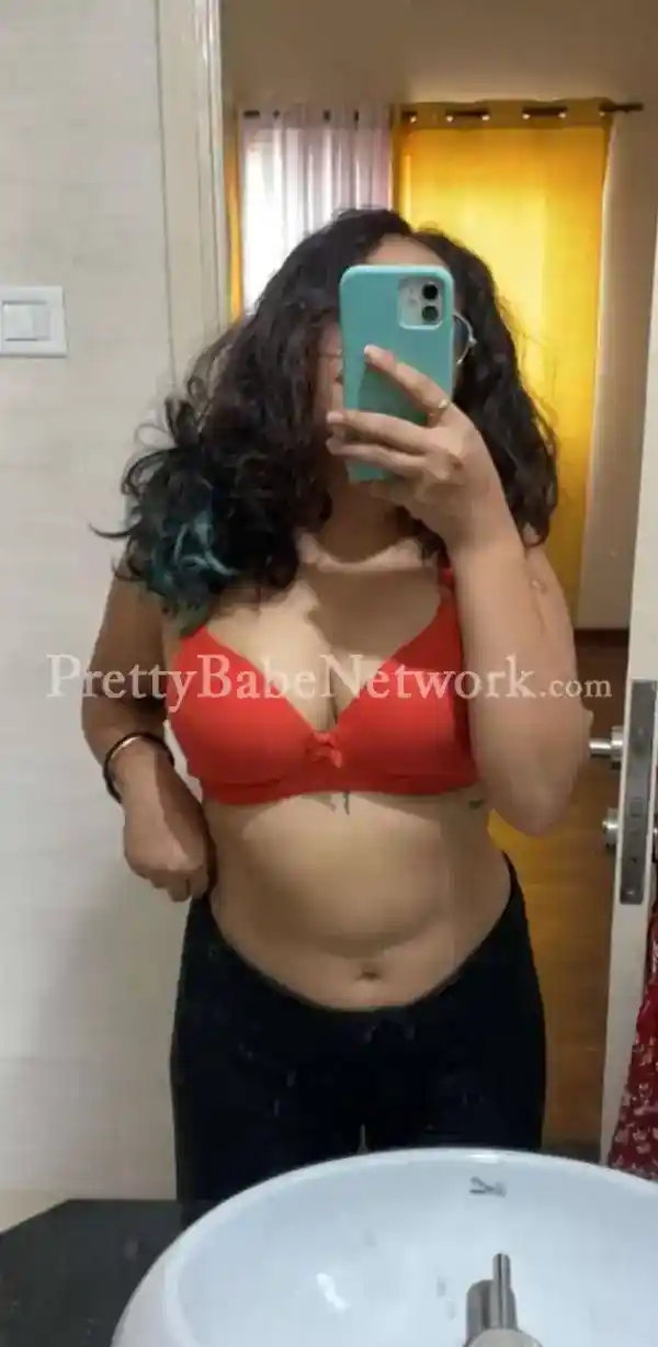 Snapchat Model Ritika—Celebrity Escort for Paid Companion, Dating, and Sex