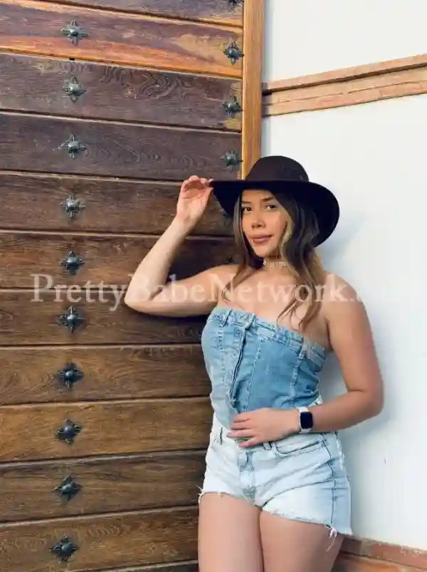 Venezuelan Traveler Carmen Exclusive Female Escort at Greater Noida