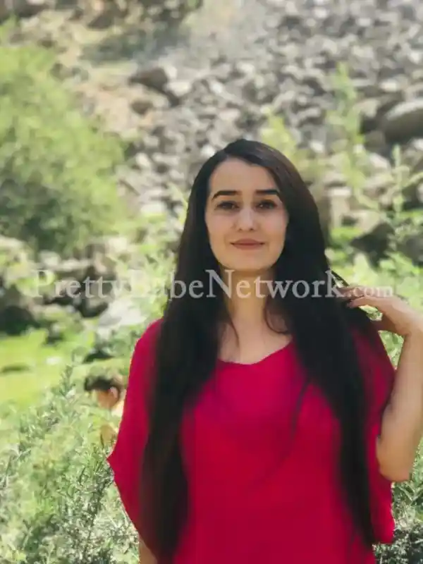 Exclusive Female Noida Escort Hania for Luxurious GFE and Sex Services