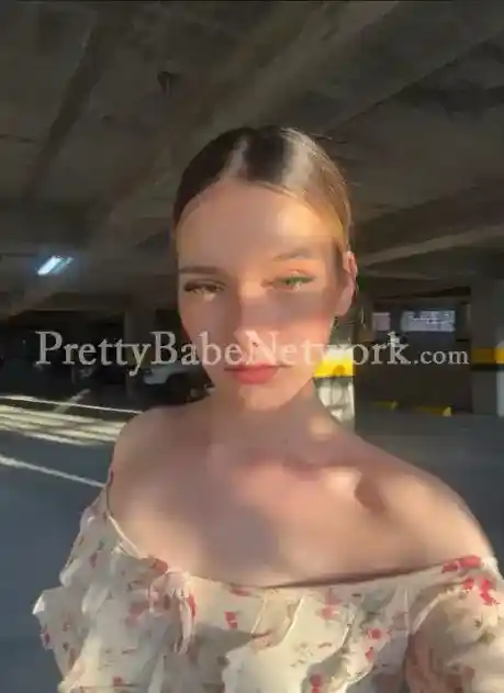 Green Eye Exclusive Young Blonde Escort Nicole For Personal Sex Dating & GFE