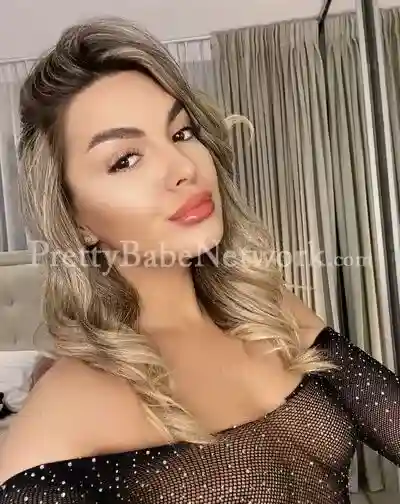 Exotic Blonde Beauty Samantha Rogue—Exclusive Female Escort in Noida Sector 47