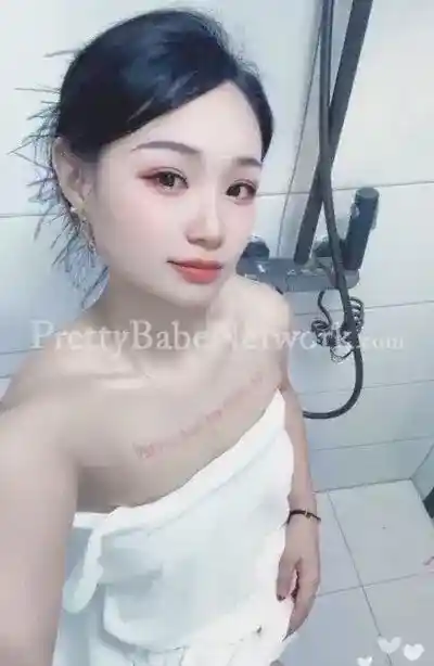 Glamour Model Akemi—Asian Escort in Noida for Private Meetups