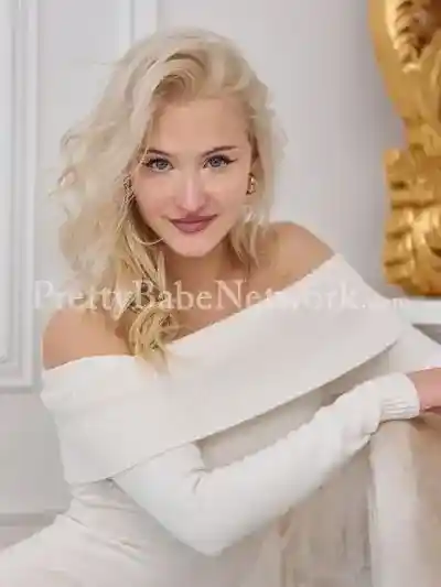 Chloe—Blue-Eyed Blonde Russian Escort in Omega 1, Greater Noida
