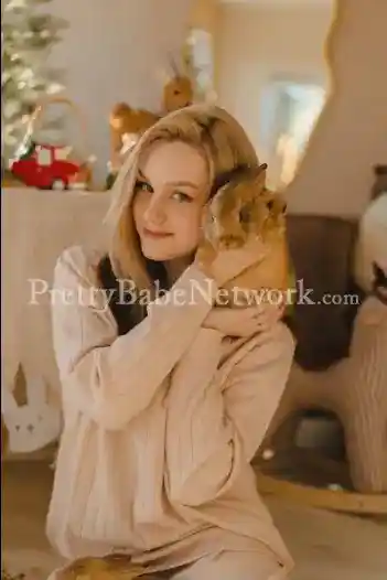 Young Russian Escort Girl Tatiana for Dating and Sex Meetups in Noida Sector 61