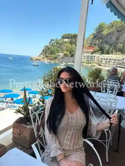 Hire Greater Noida VIP Escort Himani for International Travel and Sex Companion