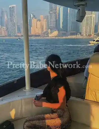 Hire Greater Noida VIP Escort Himani for International Travel and Sex Companion