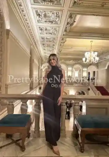 Premium Australian Girl Kylie—VIP Escort in Greater Noida Crown Plaza 5-Star Hotel