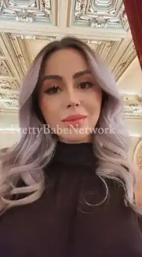 Premium Australian Girl Kylie—VIP Escort in Greater Noida Crown Plaza 5-Star Hotel