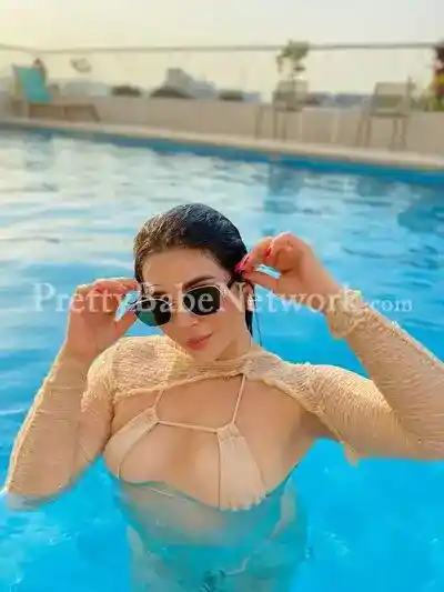 Premium Personality Rashi Khanna—A VIP Escort in Noida for Your Luxurious Companion