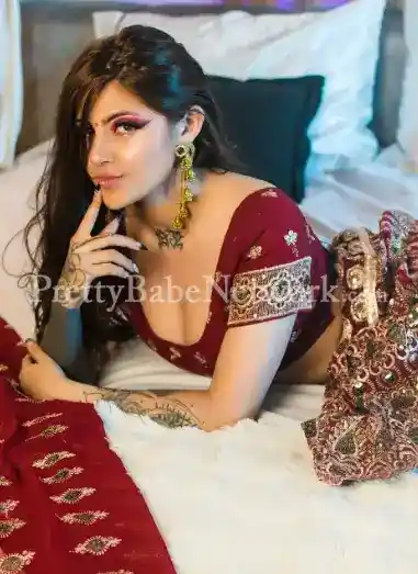 Sunita Bhabhi—Young, Newly Married Housewife Escort in Noida For Incall Outcall